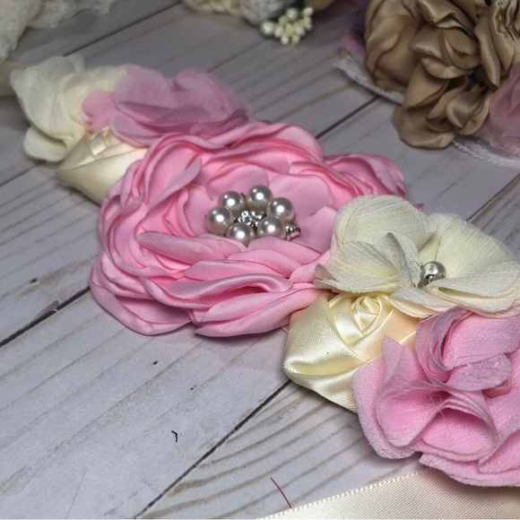 Infant Gold Angel Wings & Floral Headpiece/Sash - Picture 5 of 6